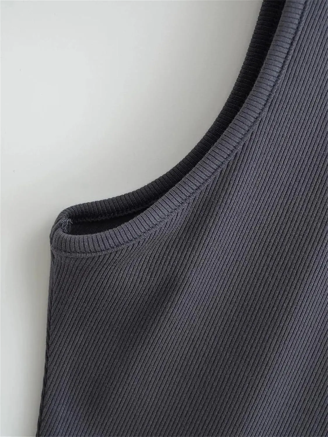 Women's Knitted Sleeveless Short Camisole Round Neck Summer Casual Slim Fit Tank Top