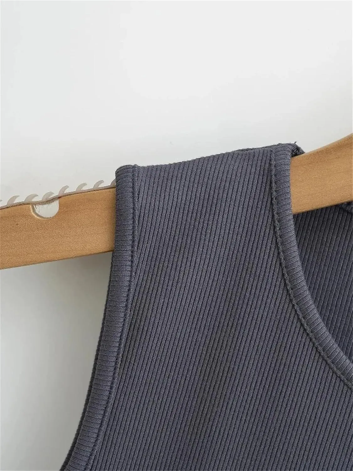 Women's Knitted Sleeveless Short Camisole Round Neck Summer Casual Slim Fit Tank Top