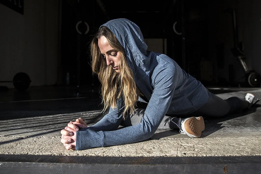 WOMEN'S ZIP-UP HOODIE